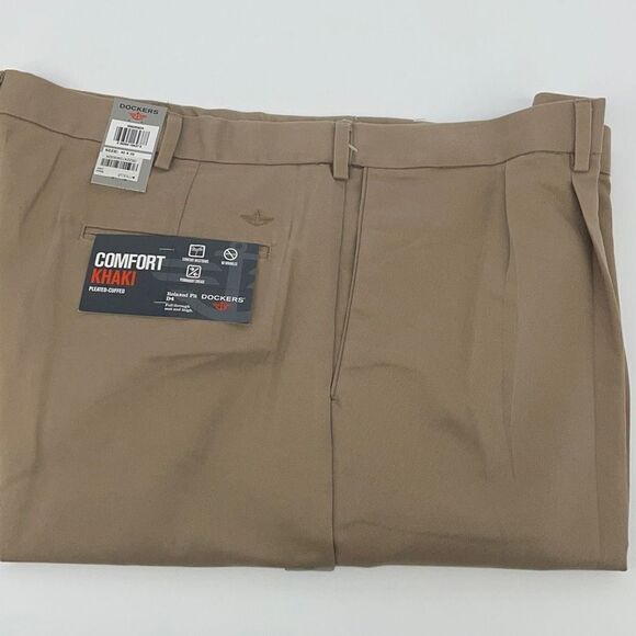 Dockers‎ Mens Khaki Pants D4 Pleated Cuffed Comfort Relaxed No Wrinkle Tan 40x32 - Picture 2 of 8